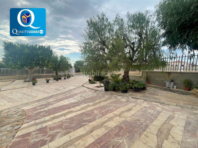 Foto 79eab251-1a9b-4a45-9a17-5fc6c12ee006. Chalet villa en venta en elcheelx altabix, 5 dormitorios. en Elche / Elx
