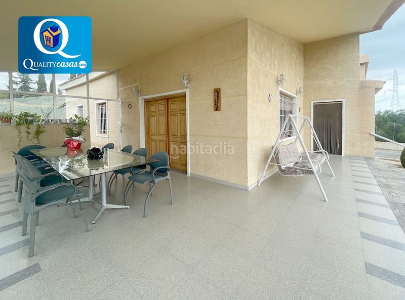 Foto 887832cc-08e7-4b69-8ba9-bd8713ada03a. Chalet villa en venta en elcheelx altabix, 5 dormitorios. en Elche / Elx