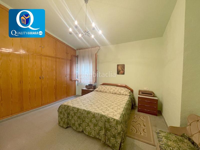 Foto b84a399c-5ec1-4ae0-839b-b418015d3c77. Chalet villa en venta en elcheelx altabix, 5 dormitorios. en Elche / Elx