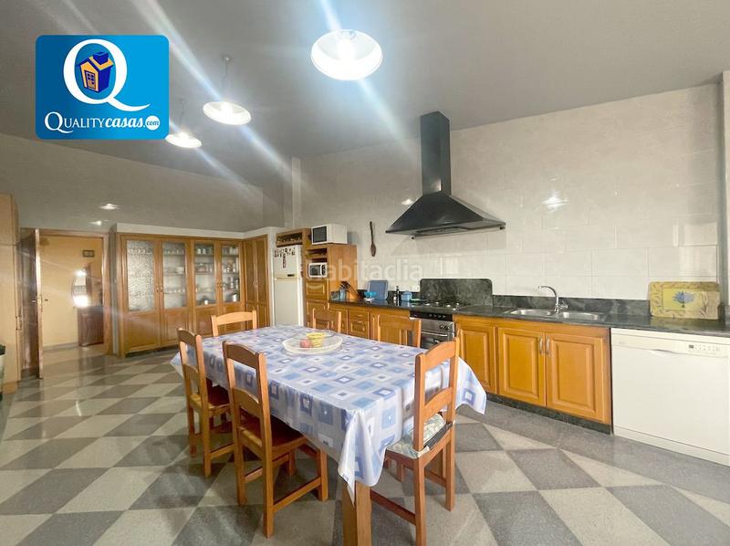 Foto c0f6fc32-9e57-4701-8b12-d23773fd8475. Chalet villa en venta en elcheelx altabix, 5 dormitorios. en Elche / Elx