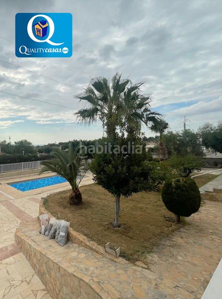 Foto c2b3371d-9da3-4e19-aa86-1d0047078bea. Chalet villa en venta en elcheelx altabix, 5 dormitorios. en Elche / Elx