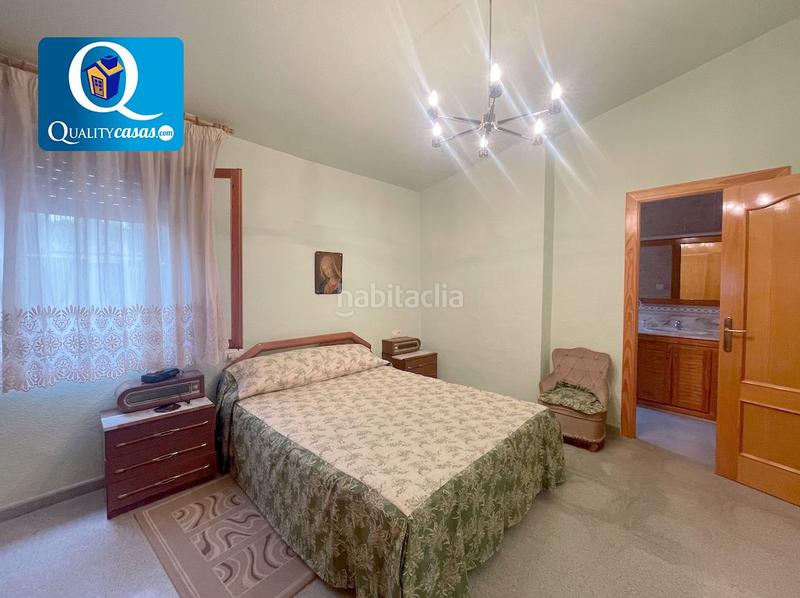 Foto c74ff9bf-45b8-4065-8d43-de5752b29fc7. Chalet villa en venta en elcheelx altabix, 5 dormitorios. en Elche / Elx
