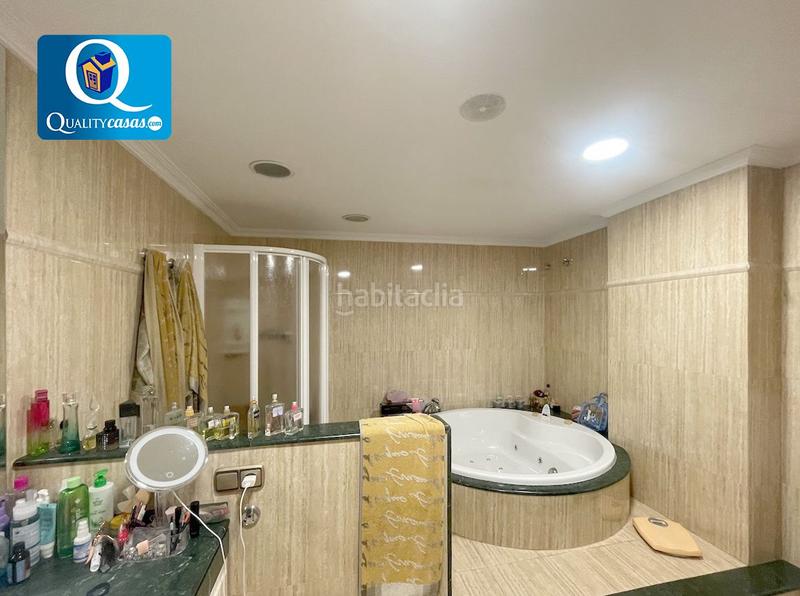Foto 2c3a9983-947e-45b5-9a1f-446bd17f5088. Piso  en venta en centro, 4 dormitorios. en Reina Victoria - Miguel Hernández Elche / Elx