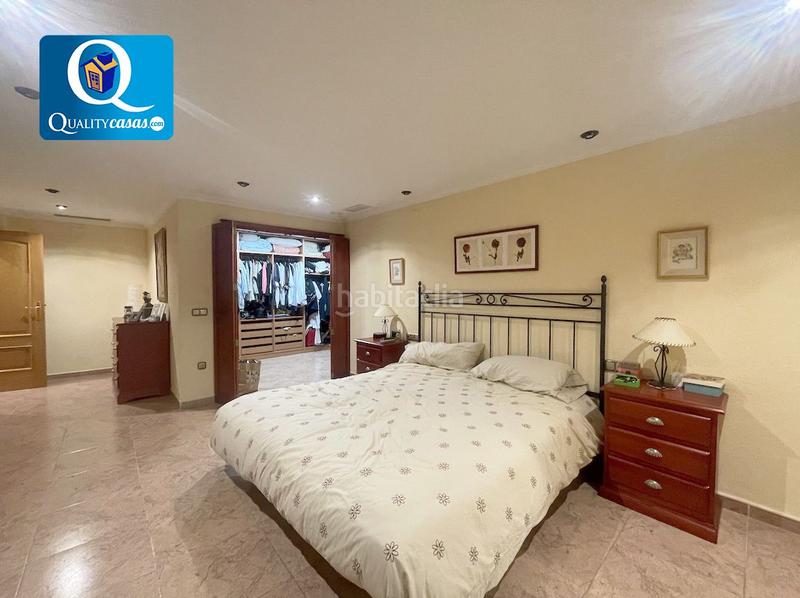 Foto a985a23e-1367-4370-93f4-7de3053c3ab9. Piso  en venta en centro, 4 dormitorios. en Reina Victoria - Miguel Hernández Elche / Elx