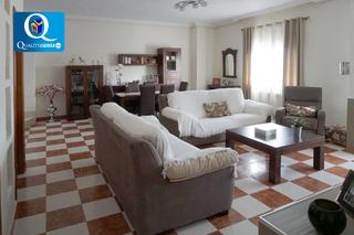 Casa a Cortes de Baza. Casa en venta en urbanizaciones, 5 dormitorios.