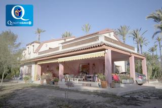 Xalet a Alzabares. Villa en venta en campo  alzabares, 8 dormitorios.