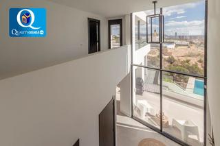 Xalet a Golf Bahía. Villa en venta en puig campana golf, 5 dormitorios.