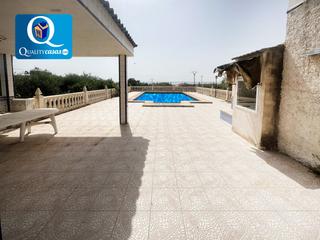 Masia a Crevillente. Finca en venta en polígono cachapets, 7 dormitorios.