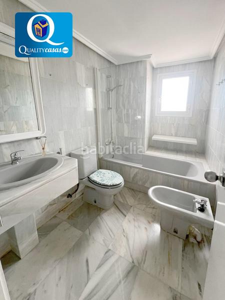 Foto 2a36ce68-c089-4d49-8a02-9202066f96ed. Appartamento con parcheggio piscina in Playa Poniente Benidorm