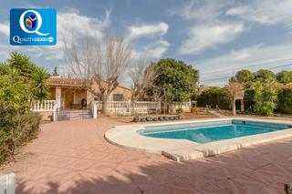Chalet à Villamontes-Boqueres. Chalet en venta en san vicente del raspeig, 4 dormitorios.