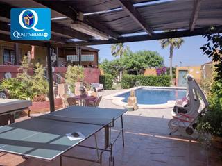 Maison à Dolores. Casa en venta en huerta, 5 dormitorios.
