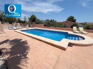 Xalet a Valle del Sol. Villa en venta en rio park, 6 dormitorios.