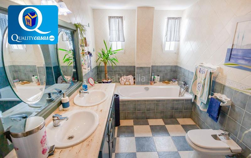 Foto 2ceaada8-fd11-45ac-bd05-55918e3d6927. Chalet  en venta en rebolledo, 8 dormitorios. en Alicante