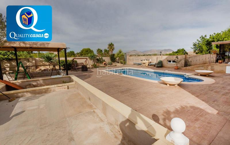 Foto 5382f80a-7b51-47a8-af1b-f4d57582dd98. Chalet  en venta en rebolledo, 8 dormitorios. en Alicante