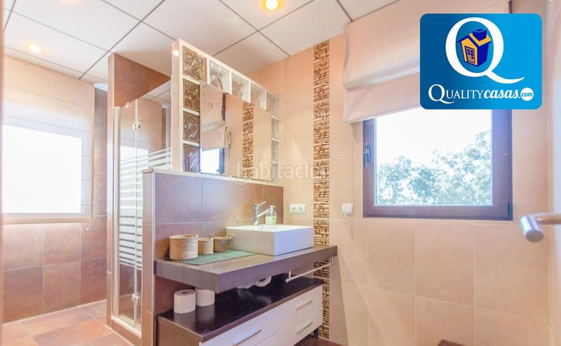 Foto 780883df-6b0c-4dd9-a76e-d52d9128b009. Chalet  en venta en pueblo español, 4 dormitorios. en Campello (el)