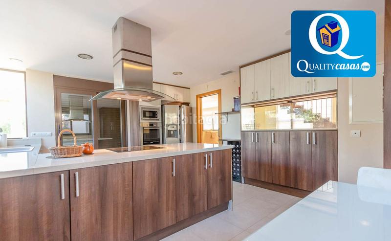 Foto af880cb7-8b1d-4d6a-97c6-265e6b585e12. Chalet  en venta en pueblo español, 4 dormitorios. en Campello (el)