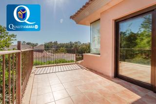 Xalet a Pueblo Español-Coveta Fumá. Villa en venta en pueblo español, 4 dormitorios.