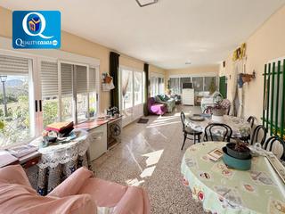 Casa en Busot. Casa en venta en busot, 4 dormitorios.