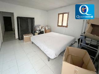 Locale commerciale in Alipark. Local en venta en benalua  alipark.