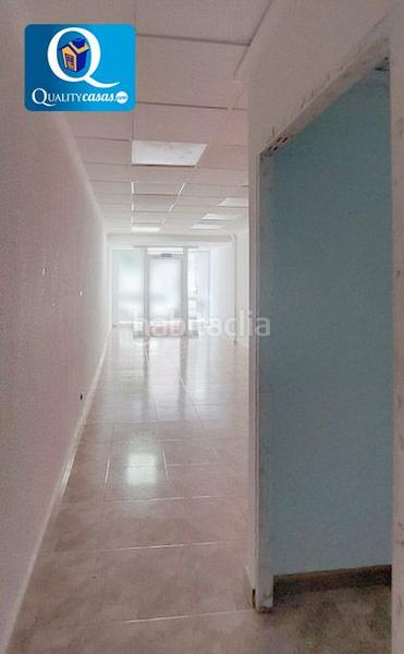 Foto 3cd15cd3-42f6-4d25-a1fb-5ffd8f5ccdd2. Locale commerciale in Sax