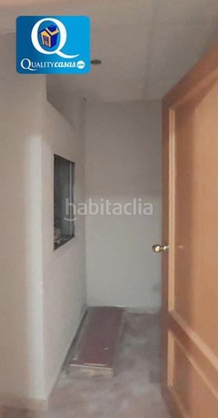 Foto fcda0fc1-a750-4817-b736-3d9f6f8dd0d6. Locale commerciale in Sax