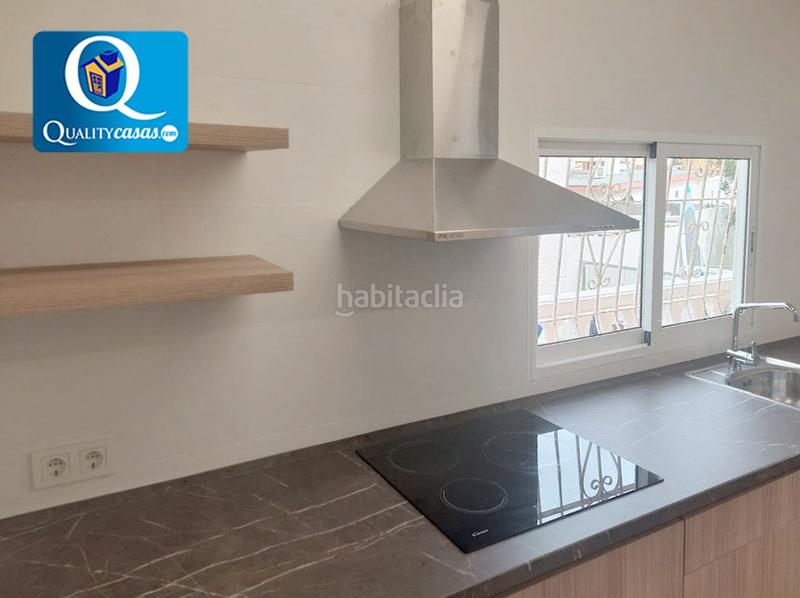 Foto 3175b36d-affd-4980-88ce-20df1afc2519. Affitto casa con parcheggio in Pueblo Español-Coveta Fumá Campello (el)