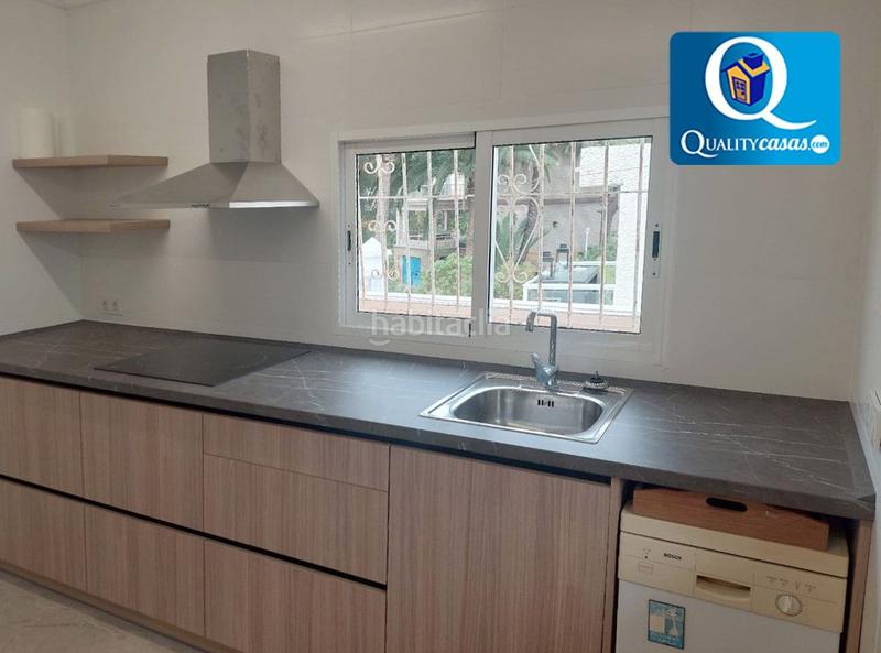 Foto 43e9362e-62f0-4ed5-a3fa-73a7184413a2. Miete haus mit parking in Pueblo Español-Coveta Fumá Campello (el)