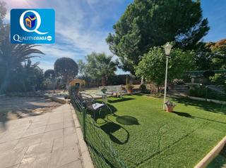 Chalet à Los Girasoles. Chalet en venta en el raspeig, 4 dormitorios.