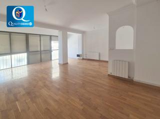Location Appartement à Ensanche-Diputación. Piso en alquiler en centro  diputación, 3 dormitorios.