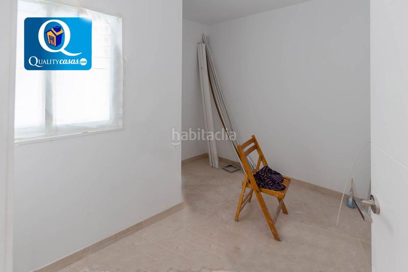 Foto 13fbde82-629c-4fdb-842a-fbec0bd73553. Local comercial a Carolinas Bajas Alicante