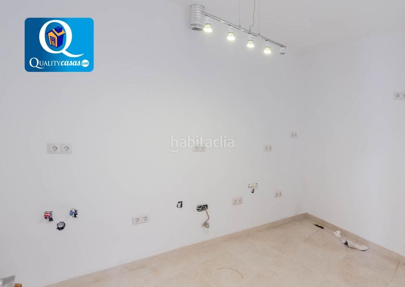 Foto 2f35d097-6746-4410-bb4f-230e2324d970. Local comercial a Carolinas Bajas Alicante
