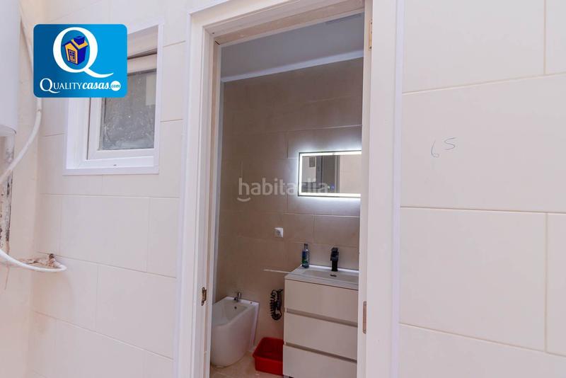 Foto c5f6a98c-312b-430f-b4c8-dd380d985418. Local comercial a Carolinas Bajas Alicante