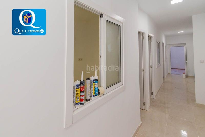 Foto f9aa73cc-c2f5-44a2-890b-eeb3d6a76165. Local comercial a Carolinas Bajas Alicante