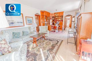 Appartement à Mercado. Piso en venta en centro  alfonso el sabio, 3 dormitorios.