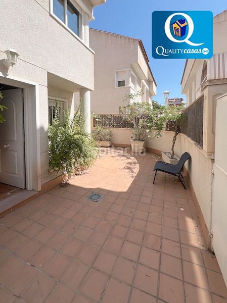 Foto 900b6af2-e069-45d0-a885-b0325829f9d8. Reihenhaus mit heizung parking pool in Albufereta Alicante