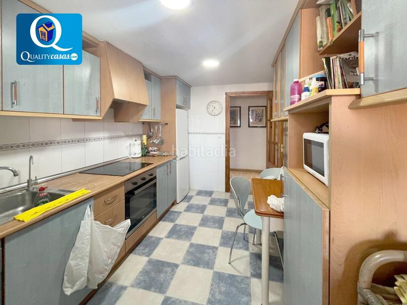 Foto 5381f94d-0d2c-4cec-9692-a80df3a3b2ed. Piccolo appartamento con parcheggio in Playa Muchavista Campello (el)