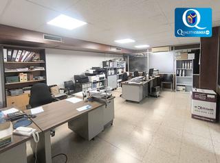 Büro in Ensanche-Diputación. Oficina en venta en centro  el corte inglés, 5 dormitorios.
