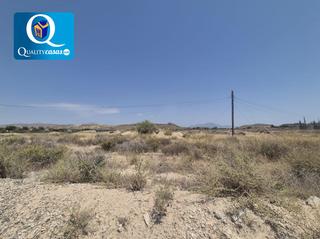 Terreny residencial a Villamontes-Boqueres. Parc. rúst. en venta en san vicente del raspeig.