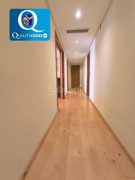 Foto e8c5b1d0-ff78-4711-99b8-30b3d3f4cb4b. Attico in Plaza Castelar - Mercado Central Elda
