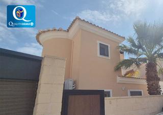 Haus in Bonalba-Cotoveta. Bungalow en venta en bonalba, 3 dormitorios.