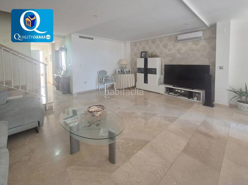 Foto 89862199-7492-4141-9095-8f102851b937. Maison jumelée avec parking piscine dans Monforte del Cid