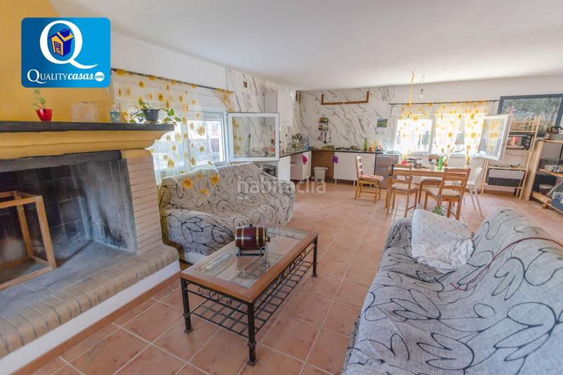 Foto b27bd1e7-27a0-40eb-a27e-eb26b07a7aea. Maison avec parking dans Tibi