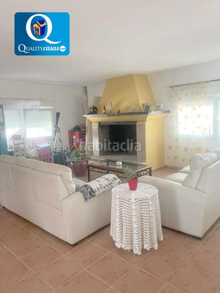 Foto fb60a6a8-9f4f-4416-ae88-d608a013979e. Maison avec parking dans Tibi