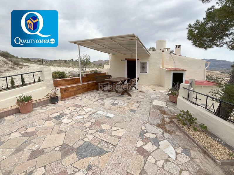 Foto ec8655e3-fc0e-4607-9494-976b12a187dc. Chalet in Xixona