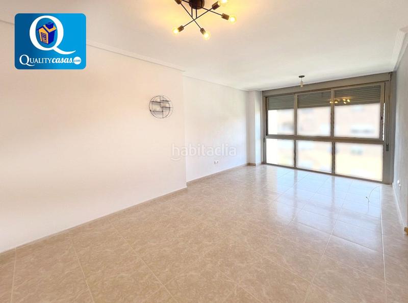 Foto 53caccc7-ec0a-4cb6-9d2e-a817cf131b41. Location appartement dans Centro San Juan de Alicante