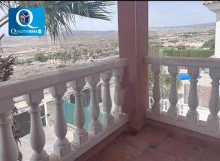 Chalet in Busot. Villa en venta en busot, 4 dormitorios.