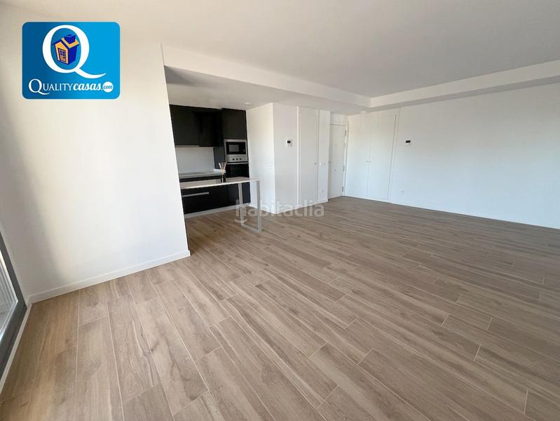 Foto 3e140eb1-41bf-47ee-8ac3-5ce2f5cad3a4. Alquiler apartamento  en alquiler en playa san juan, 3 dormitorios. en Alicante