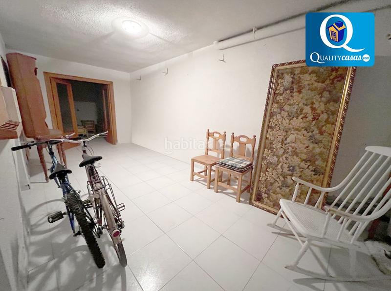 Foto 919eb88a-4ee8-4a6e-9cb9-b3ef45d6ab39. Casa adossada amb aparcament piscina a Pueblo Acantilado-Lanuza Campello (el)