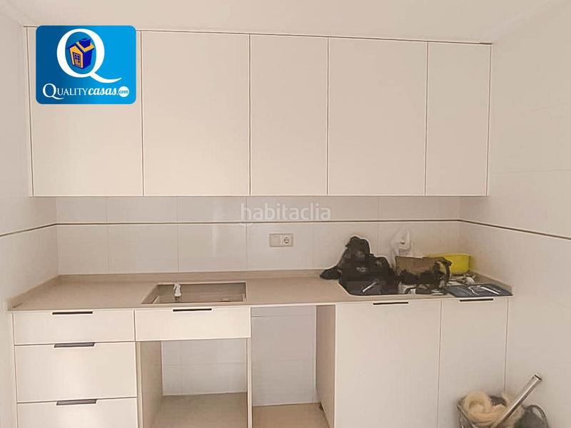 Foto f7746729-a3ff-4383-a662-2af066602cac. Pis amb aparcament a Crevillente