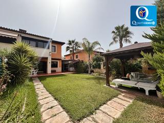 Casa adosada en Almajada-Ravel. Adosado en venta en la almajada, 5 dormitorios.